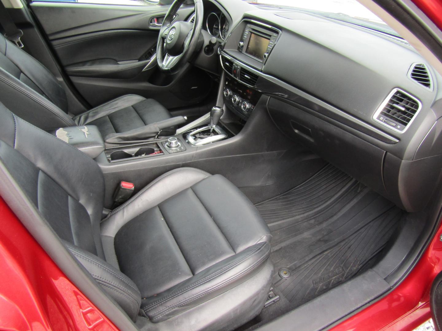 2014 Red Mazda Mazda6 i Touring Plus (JM1GJ1T66E1) with an 2.5L L4 DOHC 16V engine, Automatic transmission, located at 15016 S Hwy 231, Midland City, AL, 36350, (334) 983-3001, 31.306210, -85.495277 - Photo#9